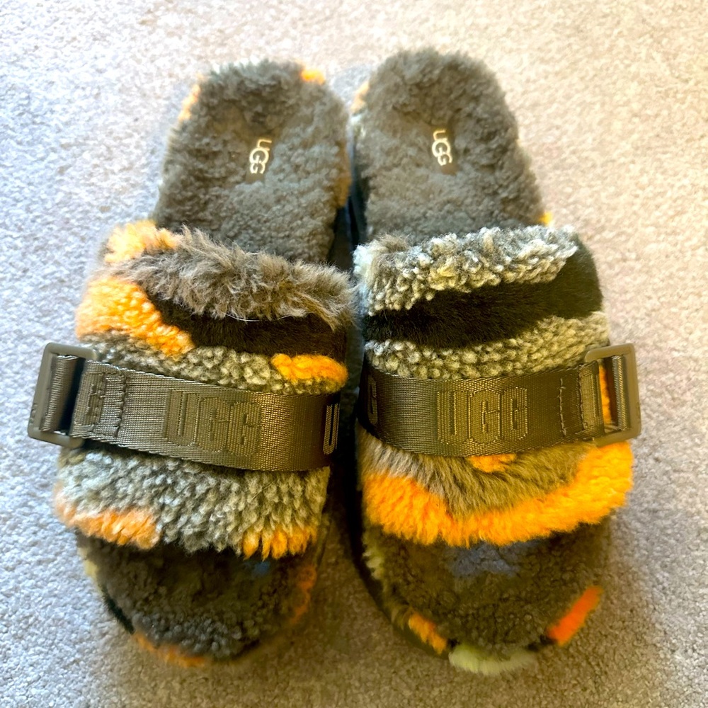 UGG Fluffita Cali Collage Slipper Olive Green 1118750-OLV SZ 9 NWB